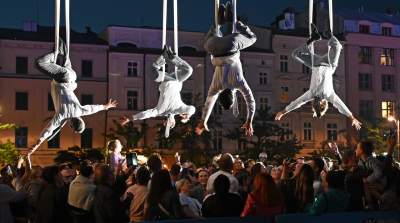 Podniebny spektakl na Rynku Głównym w Krakowie. Rewelacja! - zdjęcie 6