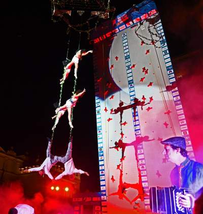 Podniebny spektakl na Rynku Głównym w Krakowie. Rewelacja! - zdjęcie 14