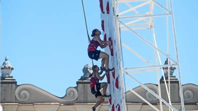 Wspinaczkowe szaleństwo na Rynku Głównym w Krakowie - zdjęcie 32