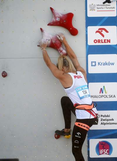 Wspinaczkowe szaleństwo na Rynku Głównym w Krakowie - zdjęcie 17