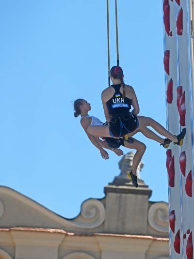 Wspinaczkowe szaleństwo na Rynku Głównym w Krakowie - zdjęcie 38