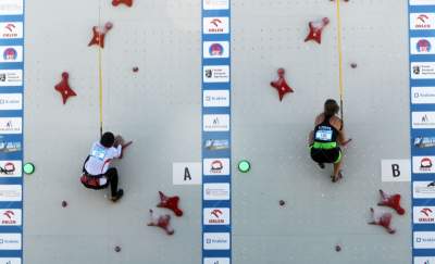 Wspinaczkowe szaleństwo na Rynku Głównym w Krakowie - zdjęcie 12