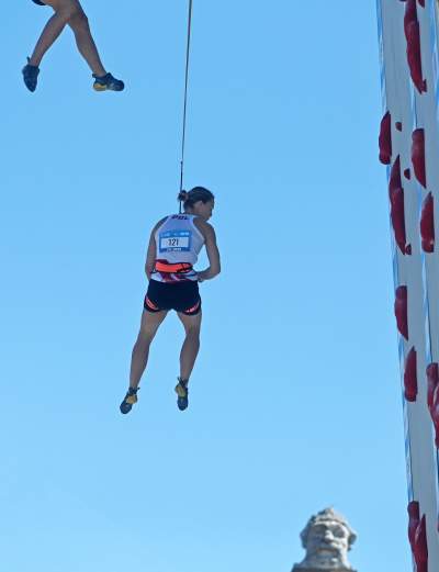 Wspinaczkowe szaleństwo na Rynku Głównym w Krakowie - zdjęcie 42