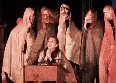 Spektakularny koniec festiwalu teatrów ulicznych na Rynku Głównym - zdjęcie 38