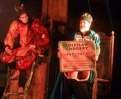 Spektakularny koniec festiwalu teatrów ulicznych na Rynku Głównym - zdjęcie 22