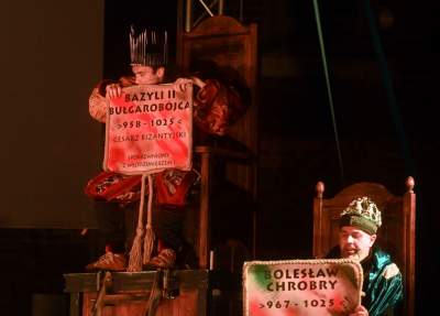 Spektakularny koniec festiwalu teatrów ulicznych na Rynku Głównym - zdjęcie 20