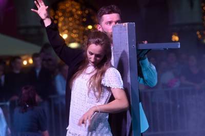 Spektakularny koniec festiwalu teatrów ulicznych na Rynku Głównym - zdjęcie 5