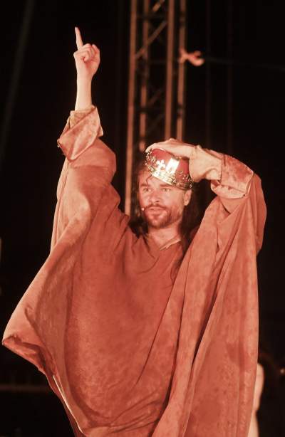 Spektakularny koniec festiwalu teatrów ulicznych na Rynku Głównym - zdjęcie 25