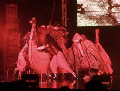 Spektakularny koniec festiwalu teatrów ulicznych na Rynku Głównym - zdjęcie 28