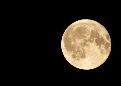 Zbożowy Księżyc zachwycił obserwatorów. Większy i jaśniejszy niż zwykle - zdjęcie 4