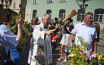 Tradycja trzyma się mocno:  Święto Matki Boskiej Zielnej w Krakowie - zdjęcie 26