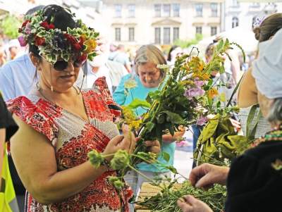Tradycja trzyma się mocno:  Święto Matki Boskiej Zielnej w Krakowie - zdjęcie 18