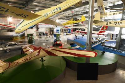 Co kryje wyremontowany hangar w Czyżynach? Fascynujące obiekty! - zdjęcie 34