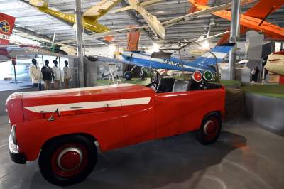 Co kryje wyremontowany hangar w Czyżynach? Fascynujące obiekty! - zdjęcie 17