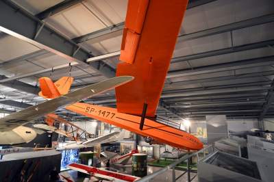 Co kryje wyremontowany hangar w Czyżynach? Fascynujące obiekty! - zdjęcie 32