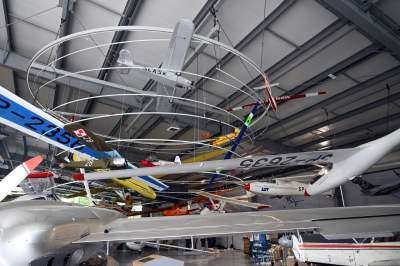 Co kryje wyremontowany hangar w Czyżynach? Fascynujące obiekty! - zdjęcie 51