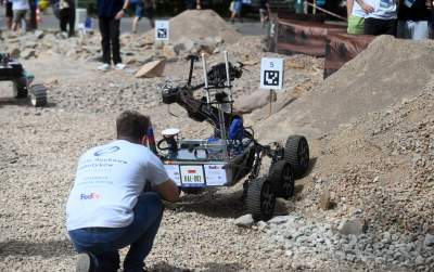 Kosmiczne zawody w Krakowie, zadania wzorowane na misjach NASA i ESA - zdjęcie 42