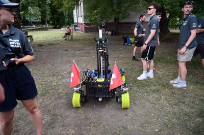 Kosmiczne zawody w Krakowie, zadania wzorowane na misjach NASA i ESA - zdjęcie 11