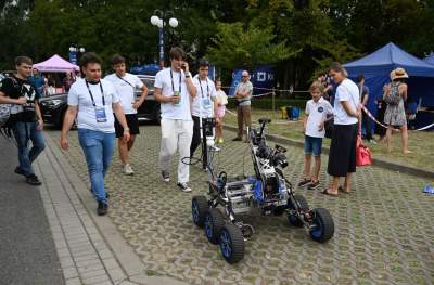 Kosmiczne zawody w Krakowie, zadania wzorowane na misjach NASA i ESA - zdjęcie 18