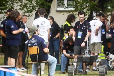 Kosmiczne zawody w Krakowie, zadania wzorowane na misjach NASA i ESA - zdjęcie 23