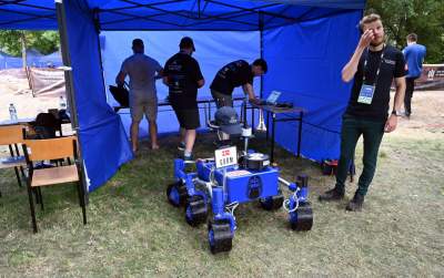 Kosmiczne zawody w Krakowie, zadania wzorowane na misjach NASA i ESA - zdjęcie 17