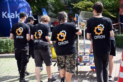 Kosmiczne zawody w Krakowie, zadania wzorowane na misjach NASA i ESA - zdjęcie 52