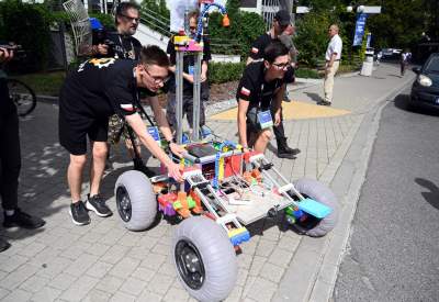 Kosmiczne zawody w Krakowie, zadania wzorowane na misjach NASA i ESA - zdjęcie 51