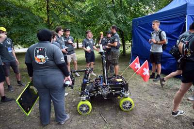 Kosmiczne zawody w Krakowie, zadania wzorowane na misjach NASA i ESA - zdjęcie 9