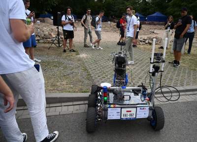 Kosmiczne zawody w Krakowie, zadania wzorowane na misjach NASA i ESA - zdjęcie 20