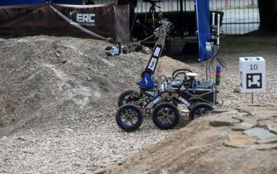 Kosmiczne zawody w Krakowie, zadania wzorowane na misjach NASA i ESA - zdjęcie 28