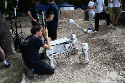 Kosmiczne zawody w Krakowie, zadania wzorowane na misjach NASA i ESA - zdjęcie 49