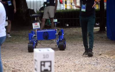 Kosmiczne zawody w Krakowie, zadania wzorowane na misjach NASA i ESA - zdjęcie 36