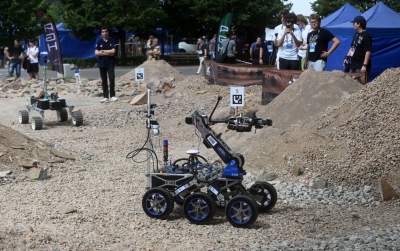 Kosmiczne zawody w Krakowie, zadania wzorowane na misjach NASA i ESA - zdjęcie 41