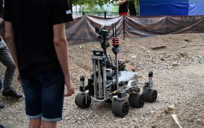 Kosmiczne zawody w Krakowie, zadania wzorowane na misjach NASA i ESA - zdjęcie 12