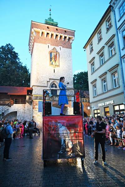 Imponujący spektakl na Rynku Głównym, historia Polski w pigułce - zdjęcie 8
