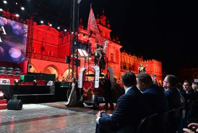 Imponujący spektakl na Rynku Głównym, historia Polski w pigułce - zdjęcie 57