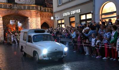 Imponujący spektakl na Rynku Głównym, historia Polski w pigułce - zdjęcie 10