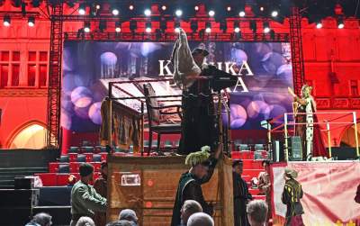 Imponujący spektakl na Rynku Głównym, historia Polski w pigułce - zdjęcie 48