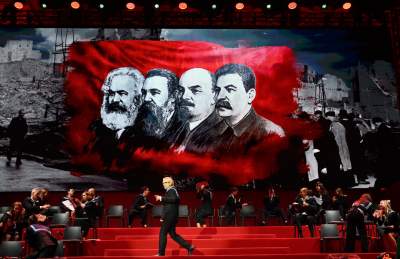 Imponujący spektakl na Rynku Głównym, historia Polski w pigułce - zdjęcie 75