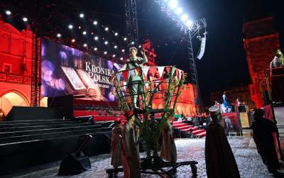 Imponujący spektakl na Rynku Głównym, historia Polski w pigułce - zdjęcie 45