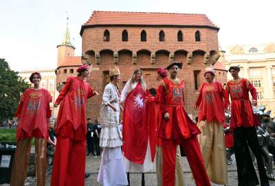 Imponujący spektakl na Rynku Głównym, historia Polski w pigułce - zdjęcie 1