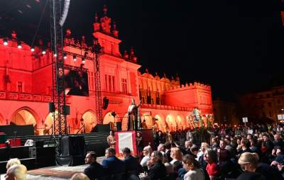 Imponujący spektakl na Rynku Głównym, historia Polski w pigułce - zdjęcie 49