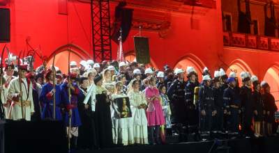 Imponujący spektakl na Rynku Głównym, historia Polski w pigułce - zdjęcie 61