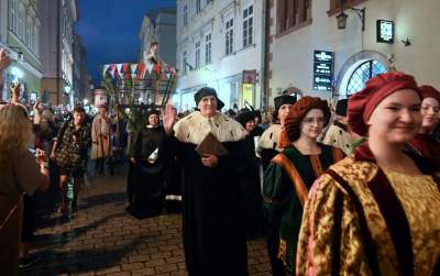 Imponujący spektakl na Rynku Głównym, historia Polski w pigułce - zdjęcie 35