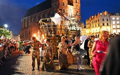 Imponujący spektakl na Rynku Głównym, historia Polski w pigułce - zdjęcie 42