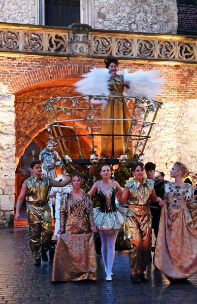 Imponujący spektakl na Rynku Głównym, historia Polski w pigułce - zdjęcie 11