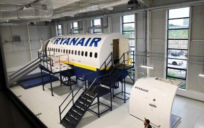 W Krakowie otwarto centrum symulatorowo-treningowe Ryanair. Odlotowe wyposażenie - zdjęcie 34
