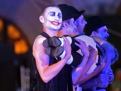 Nocna parada na Rynku Głównym. Dosłownie odlot! - zdjęcie 1