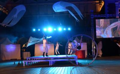 Nocna parada na Rynku Głównym. Dosłownie odlot! - zdjęcie 25