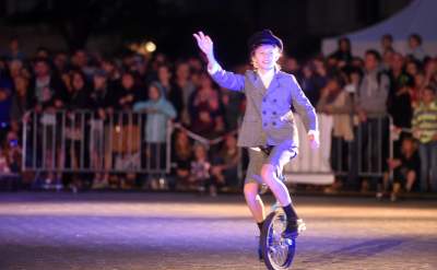 Nocna parada na Rynku Głównym. Dosłownie odlot! - zdjęcie 5